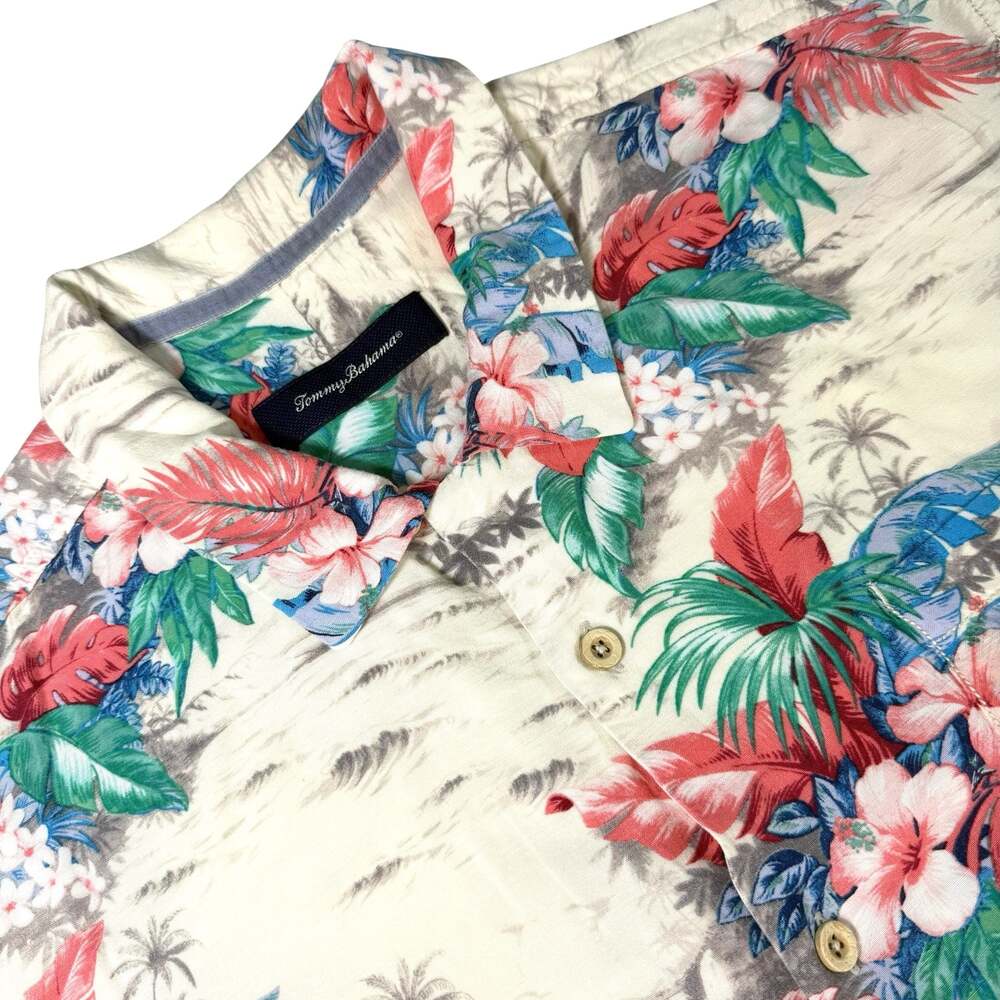 Tommy Bahama Scene Chase 100% Rayon Floral Hawaiian Camp Shirt XL